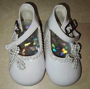 Sz 4c White Patent Mary janes